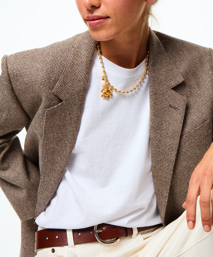 The Flower Meets The Pearl Necklace