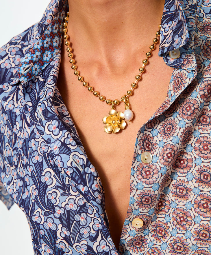 The Flower Meets The Pearl Necklace